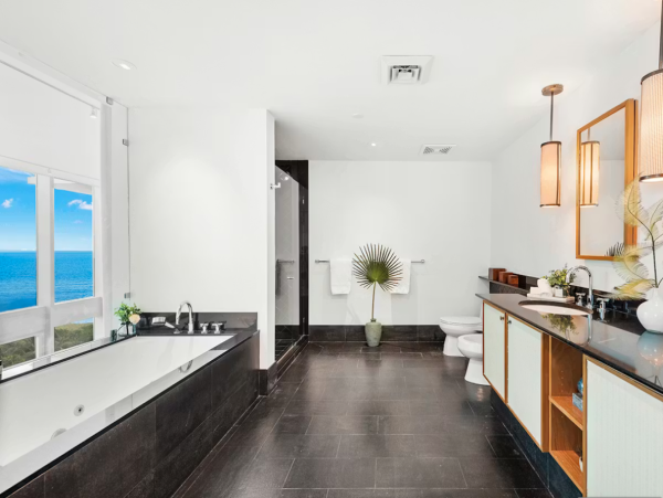 Luxury South Beach Vacation Rental- Ocean View Condo with 3 Pools & Spa